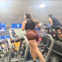 Latina ass at gym